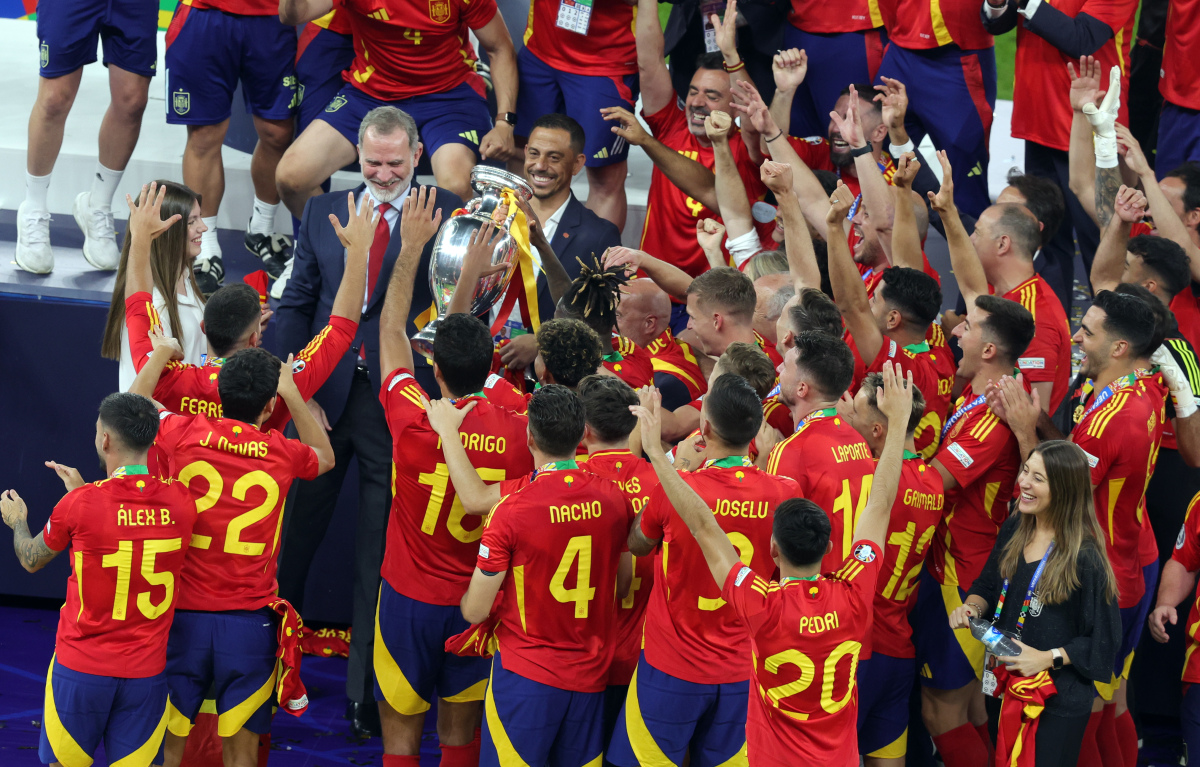 关于欧洲杯赛中的不败神话,胜利的光芒永不熄灭的信息 关于欧洲杯赛中的不败神话,胜利的光芒永不熄灭的信息