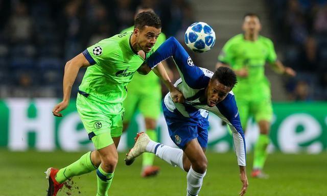 沙尔克四连胜取胜,斯图加特遭完败 沙尔克四连胜取胜,斯图加特遭完败