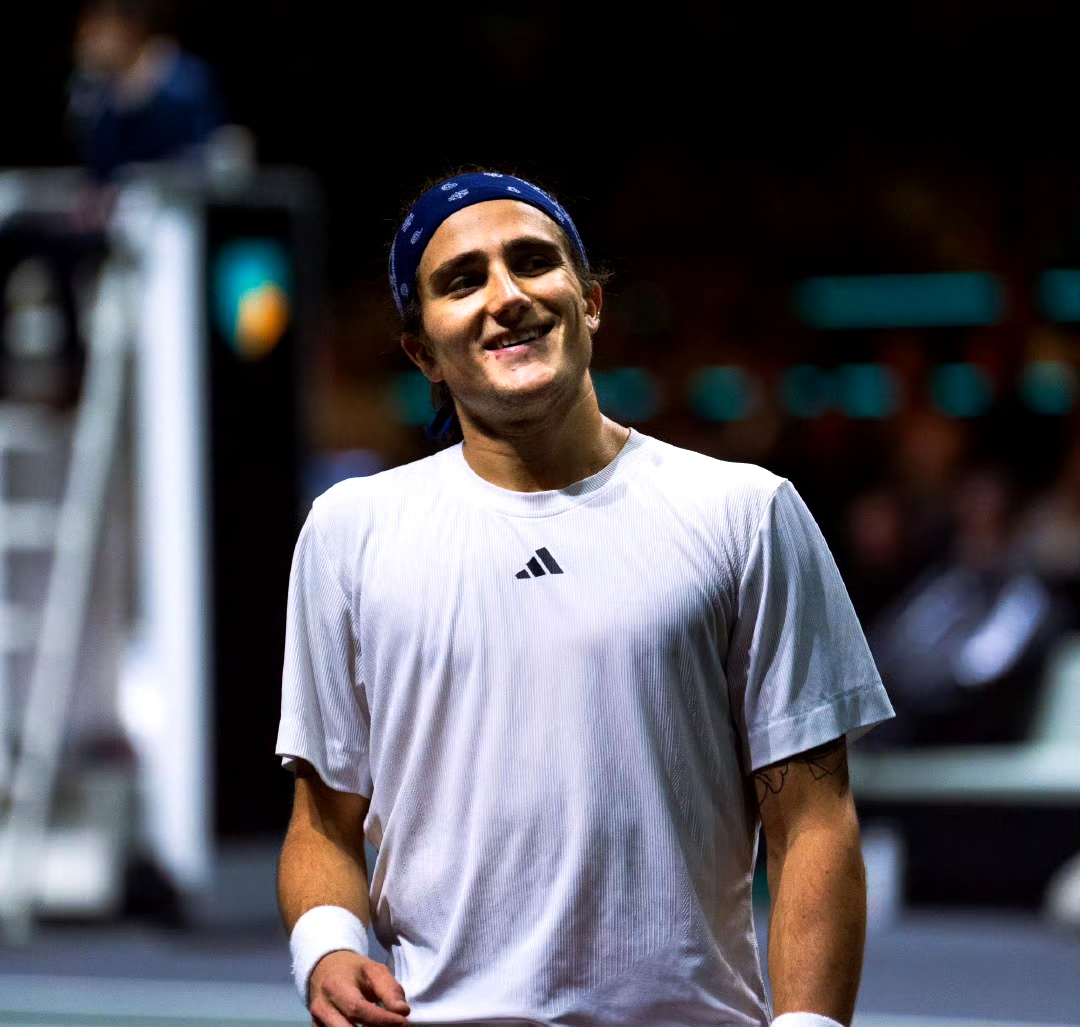 包含蒙特卡洛大师赛力克年终总决赛，梅德韦杰夫惊艳四座的词条