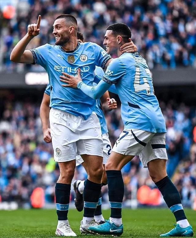 曼联鏖战奥地利,德布劳内状态火热 曼联鏖战奥地利,德布劳内状态火热