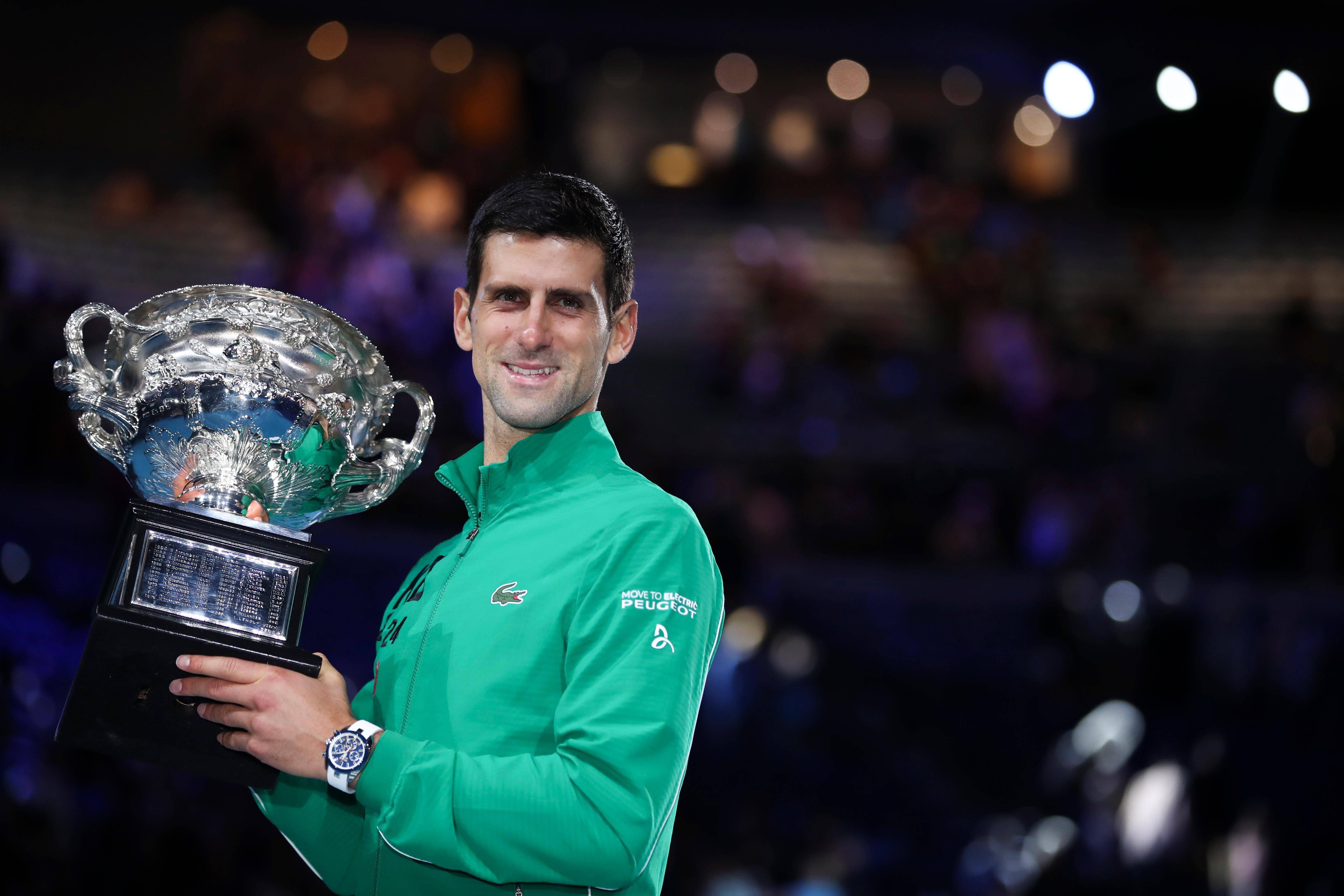 拉沃尔杯险胜联合杯，梅德韦杰夫扛起全队