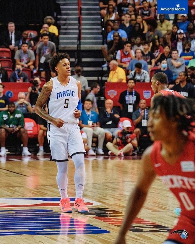 魔术完胜上海队,保罗状态火热 魔术完胜上海队,保罗状态火热