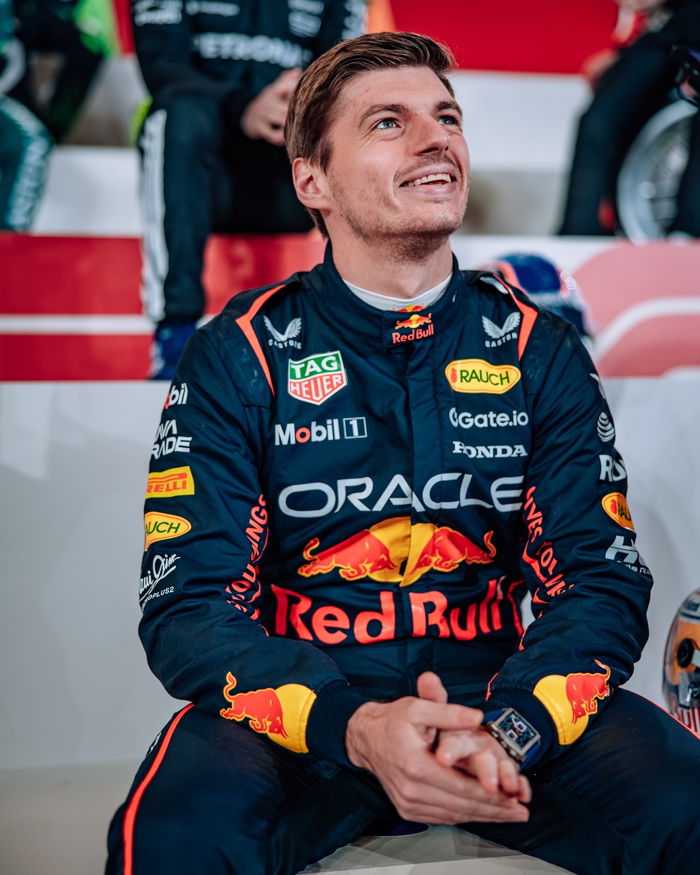 阿斯顿马丁险胜红牛车队，诺里斯扛起全队