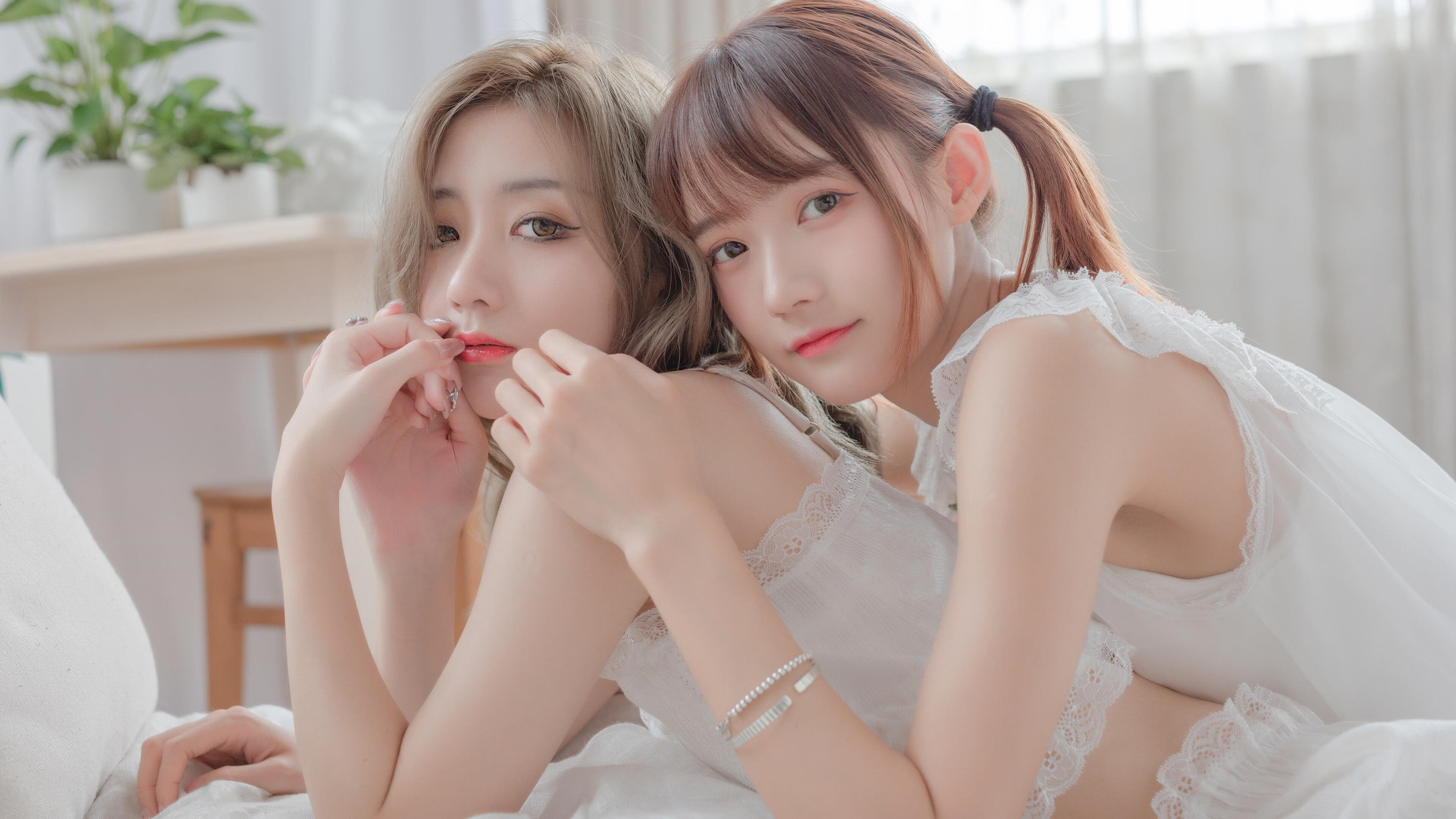 国家德比的光辉与北欧童话，足球双重奏的激情与惊喜