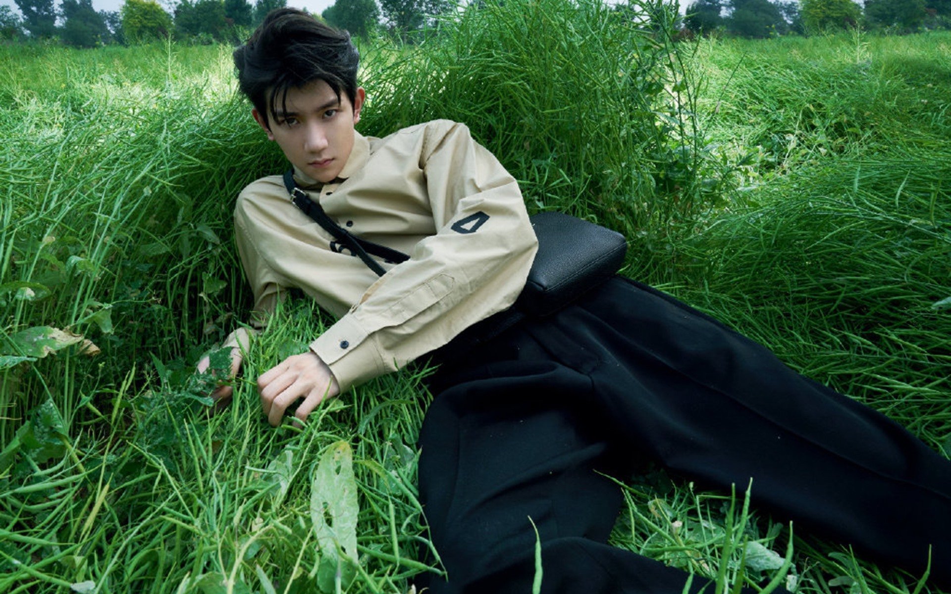 雷火电竞简介-国际篮球友谊赛，76人冲垮广厦队，欧文达成万分里程碑