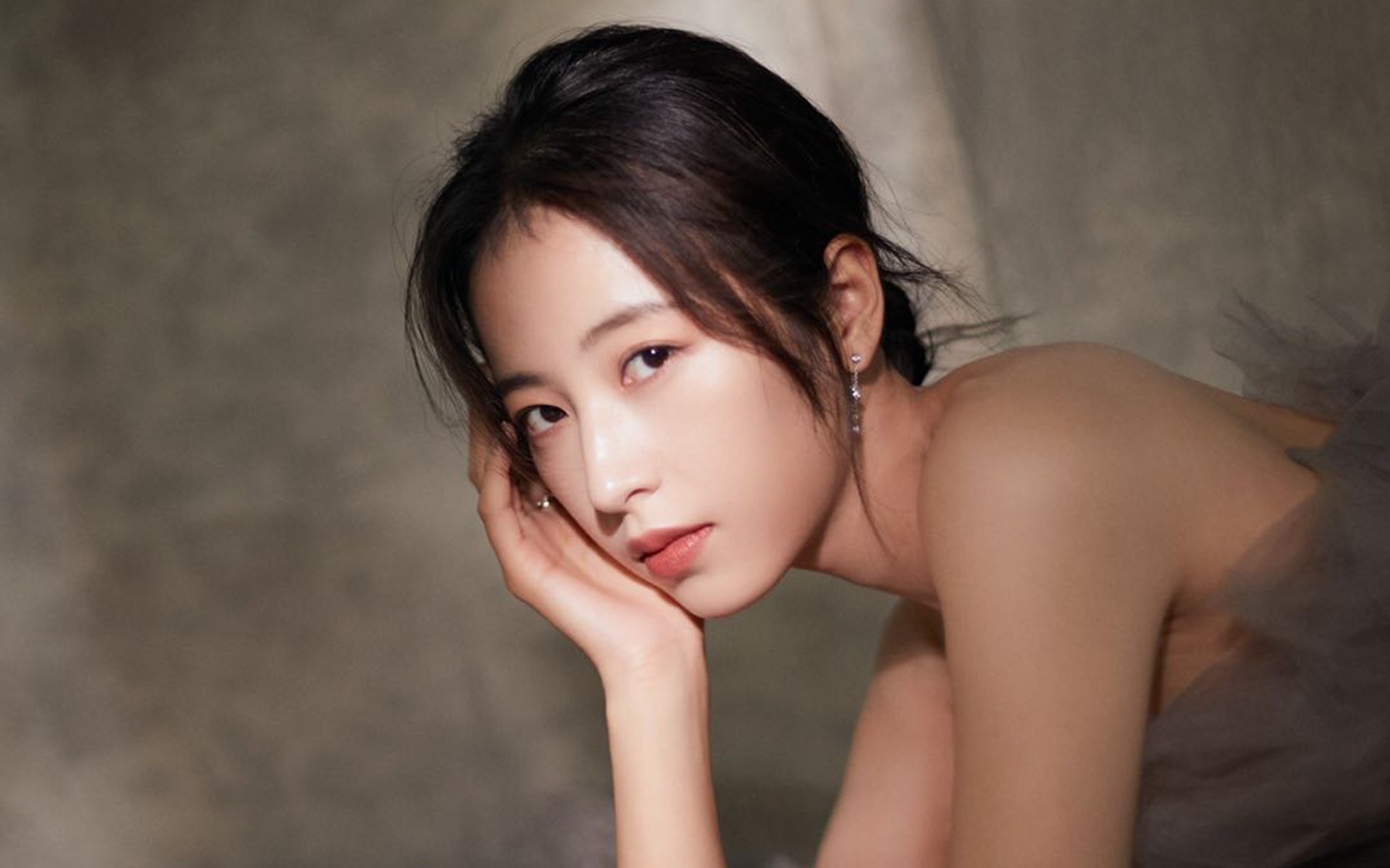 雷火电竞app-当莫兰特穿越时空裂缝，在平行宇宙的球场上，上海队为何让掘金队窒息