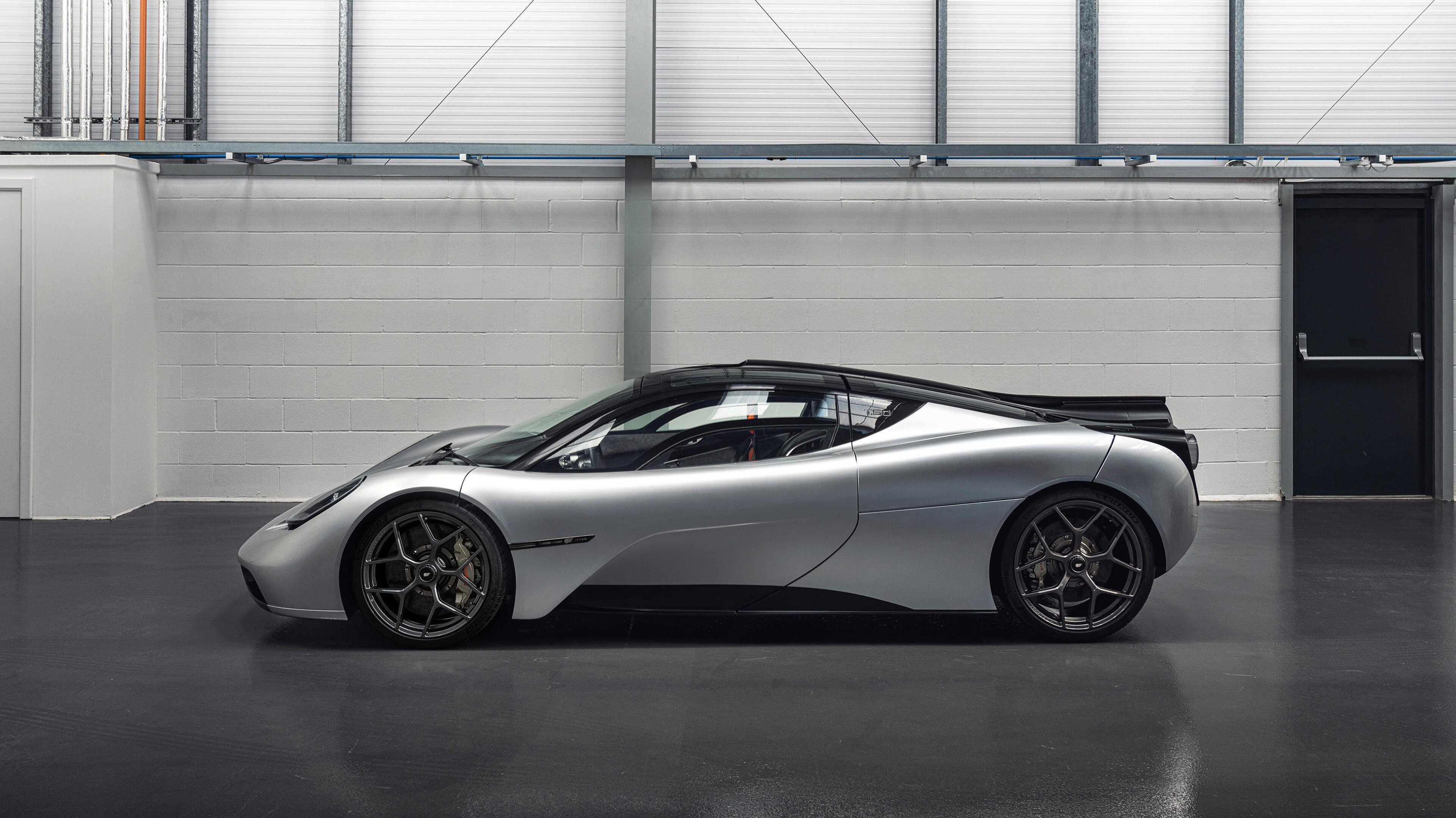 时空裂缝中的裁判，当范戴克错位掌控罗马对阵曼联之战